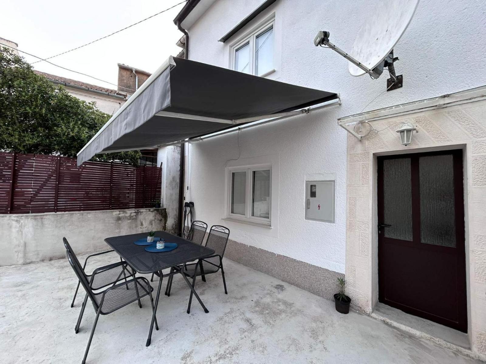 Holiday Home אומיסאליי מראה חיצוני תמונה