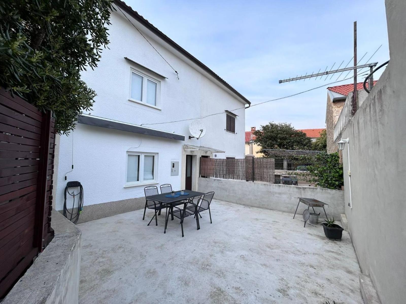 Holiday Home אומיסאליי מראה חיצוני תמונה